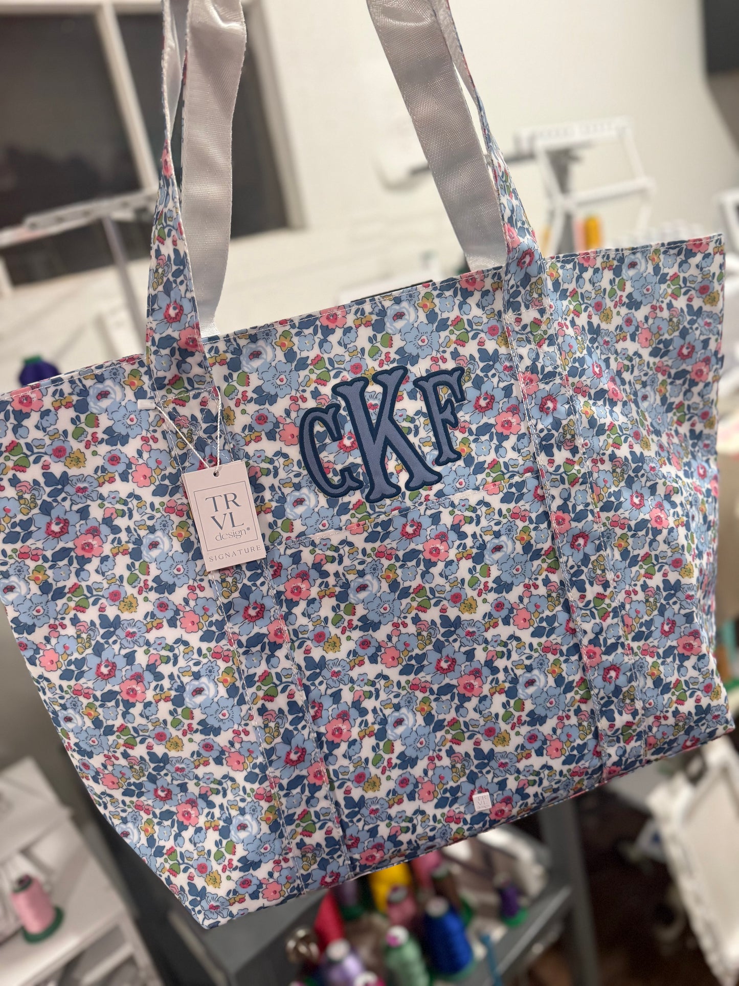 Jumbo XL TRVL tote - Bridgehampton Floral