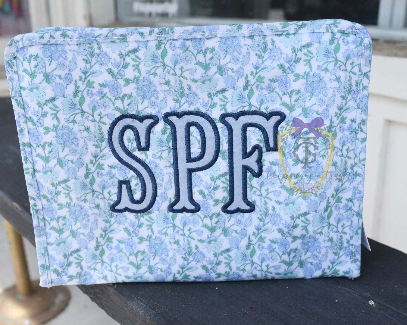 TRVL Design Roadie - Hampton Floral