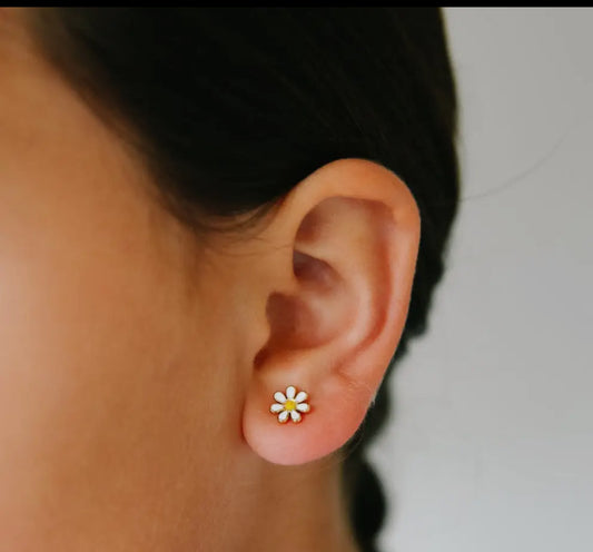 Pip Pop Post Daisy Earrings